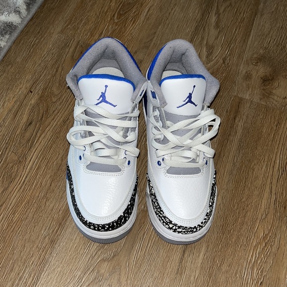 Jordan 3’s Retro Racer Blue - Picture 2 of 4